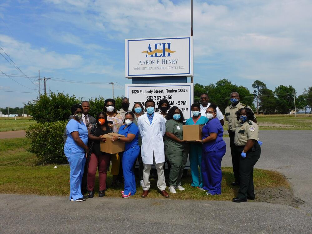 Sheriff Department delivers healthcare providers food boxes to thank for their dedication as essential workers.